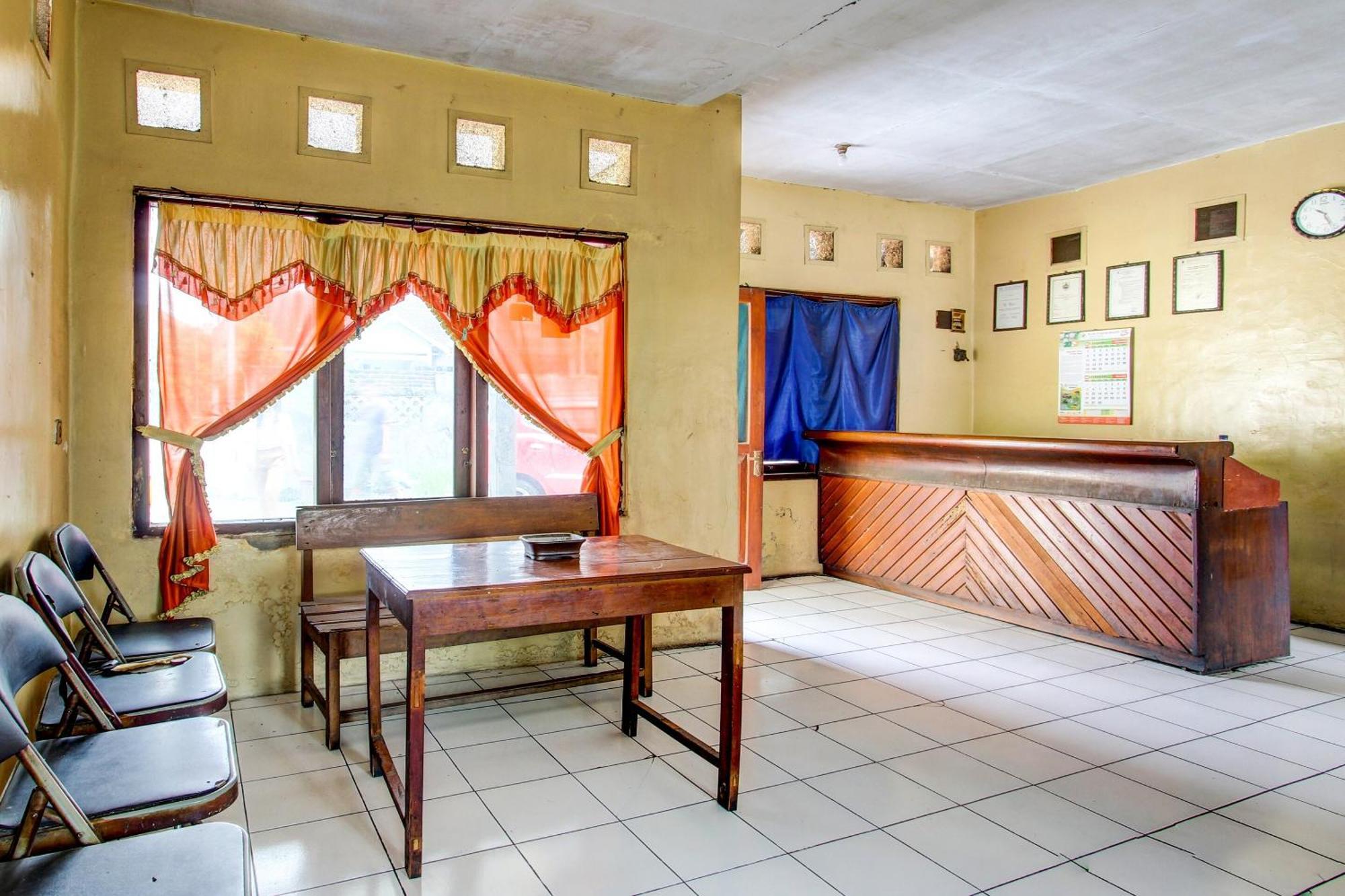 Spot On 92336 Hotel Sukowati Surakarta (Solo) Exterior foto